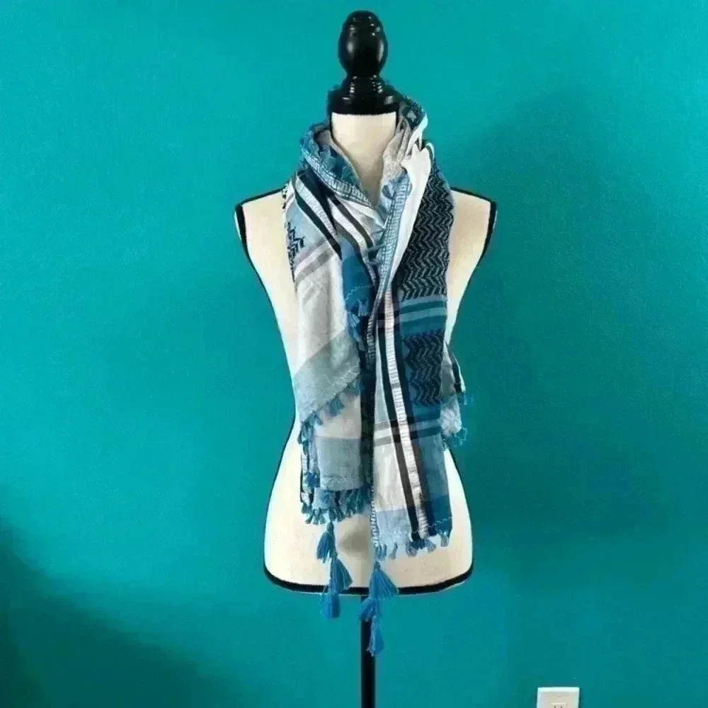 Blue patterned accent scarf